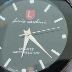 Men's and women's watch set